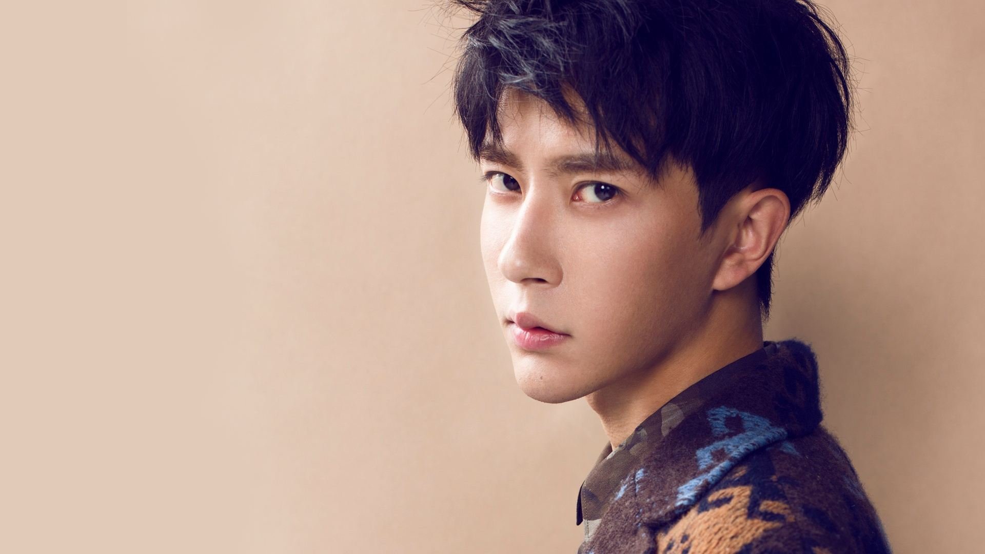 九游官网下载电脑版-传奇人生：从青涩到辉煌的篮球巨星成长之路，篮球传奇人物排名