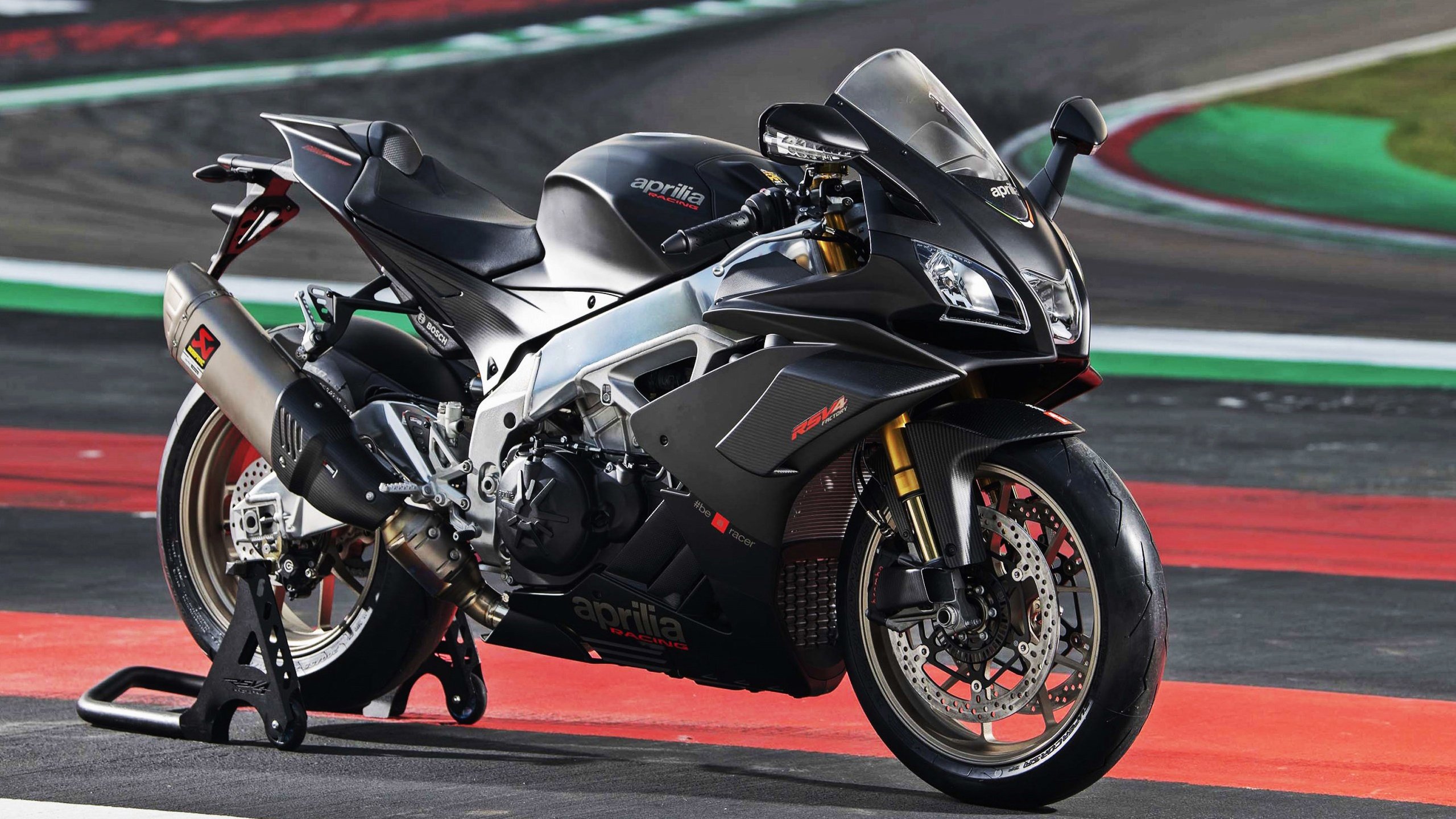 九游游戏中心官网-莱斯特城主帅瓜迪奥拉调整战术以备战下场比赛，瓜迪奥拉来曼城第一年买了谁