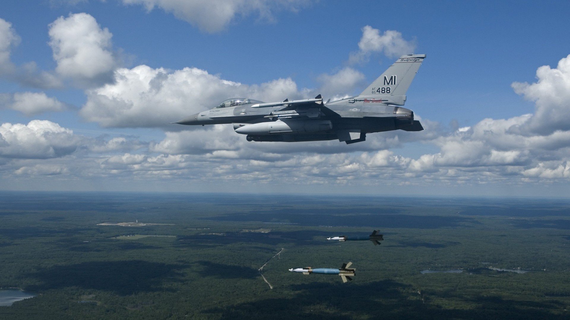 -陈佳短距离爆发惊艳蝶泳赛道，陈佳 跳水